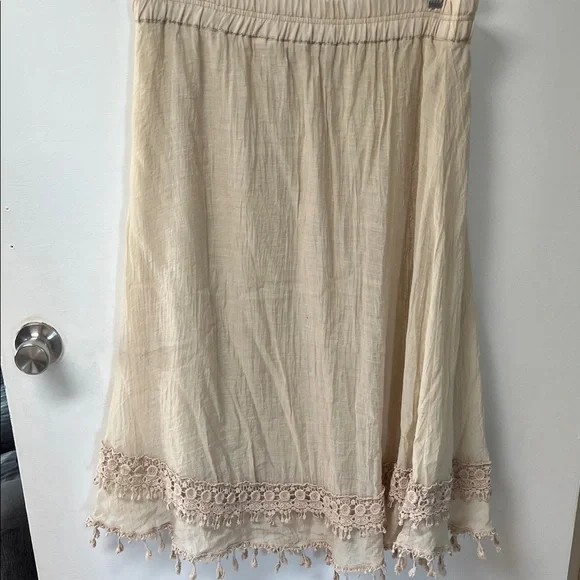 Boho Cream Skirt with Lace Trim - Picture 4 of 6
